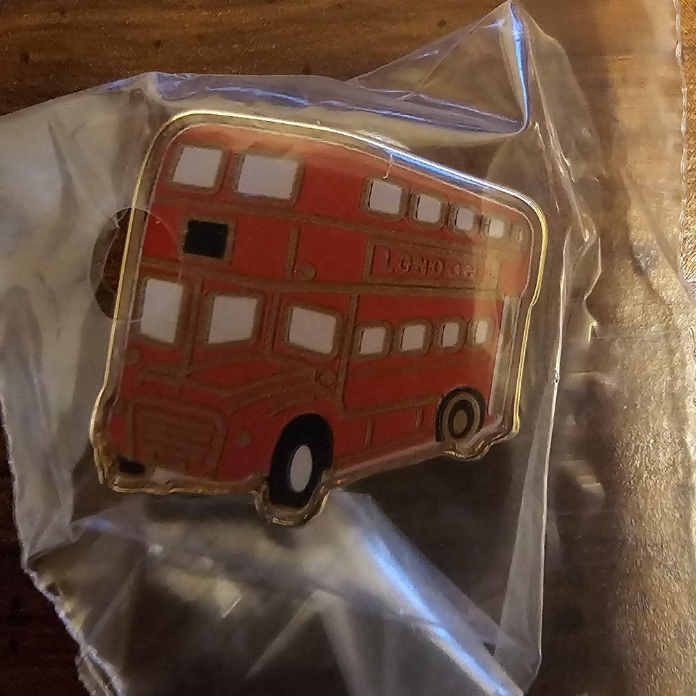 Burberry London Themed Pin Set - Picture 3 of 11